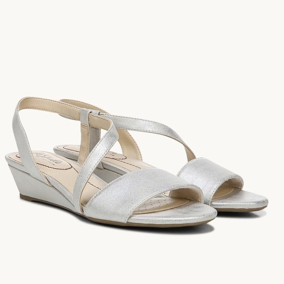 LifeStride Yasmine Wedge Sandal (WIDE) - Picture 1 of 7